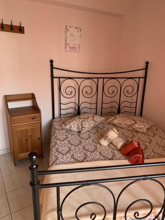 Magdalena & Bambino Apartments Sarti Esterno foto